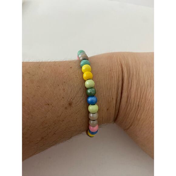 Colorful wood bead bracelet - Picture 1 of 5
